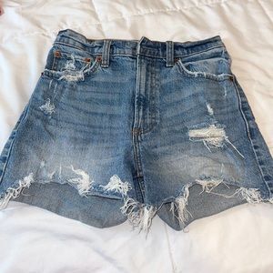 Abercrombie & Fitch 25/0 shorts